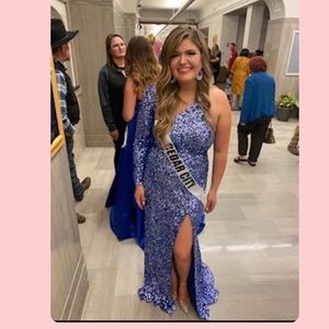 Sherri hill dress